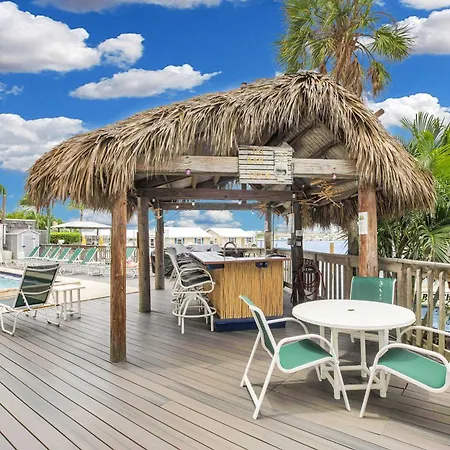 Abaco - Large Waterfront 2X2 End Unit With Boat Slip Vila